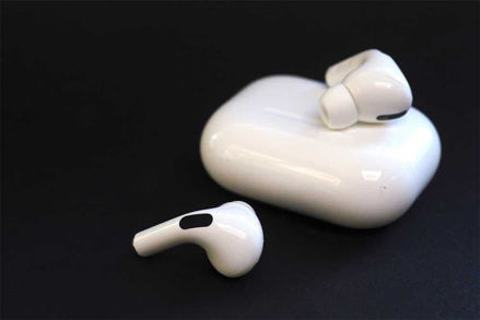 Apple AirPods Pro Wireless Headphones with Charging case